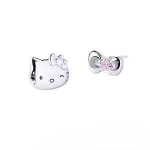 Hello Kitty silver earrings with pink bow 🎀🎀🎀
